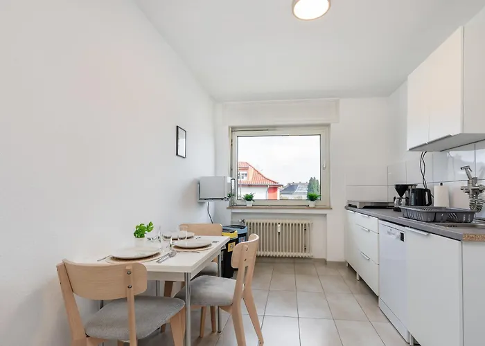 Grosse Mit 7 Betten Und Balkon Appartement