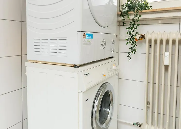 Grosse Mit 7 Betten Und Balkon Appartement Baesweiler