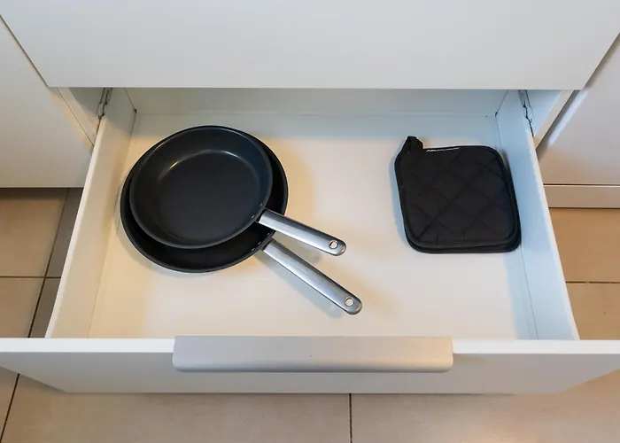 Grosse Mit 7 Betten Und Balkon * Baesweiler